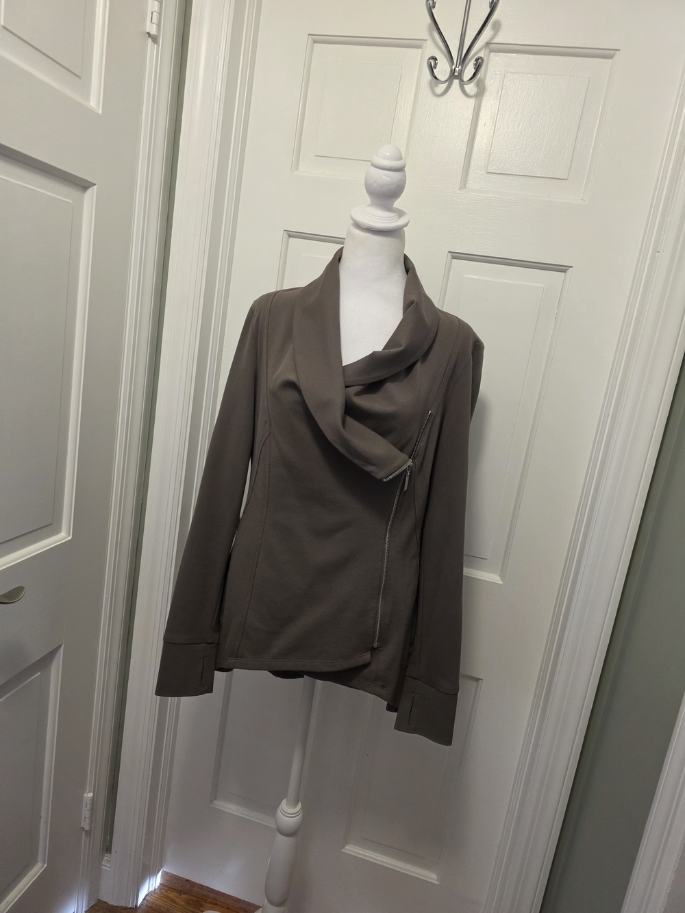 White House Black Market Asymmetrical Zip Moto Jacket Taupe Neutral Size 6